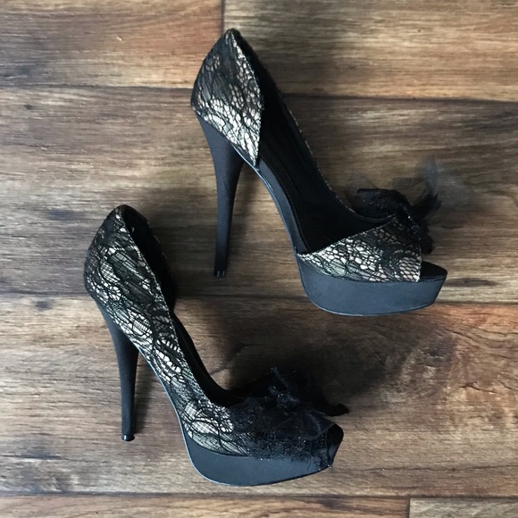 EUC Colin Stuart Lace High Heels - Gold and Black - Picture 3 of 4